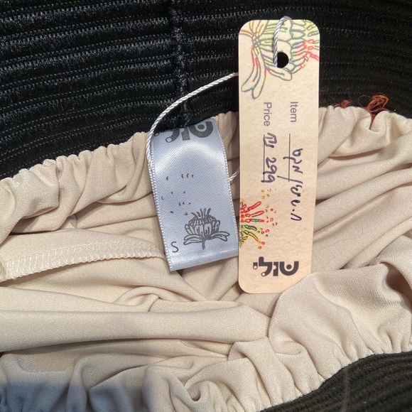 BRAND NEW WITH TAGS - Chiffon maxi skirt - Picture 3 of 4